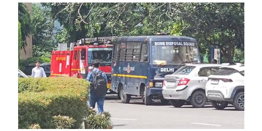 दिल्ली के कई स्कूलों को बम से उड़ाने की धमकी, सर्च ऑपरेशन जारी